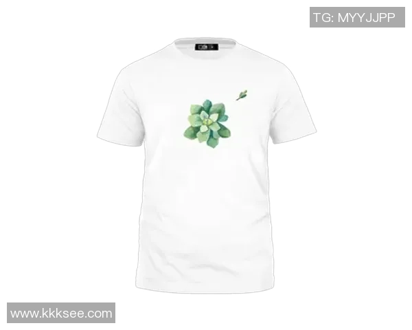 创意手绘足球明星短袖T恤设计展现个性与热情的完美结合