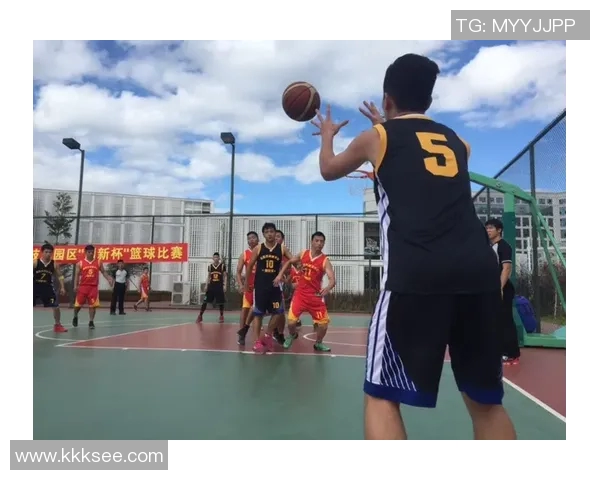 成都篮球队荣登篮球团队协作排行榜第一名展现卓越团队精神与默契配合