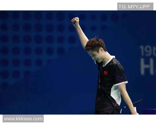 杭州羽毛球队在钻石联赛中的辉煌成就与突破之路解析 杭州羽毛球队在钻石联赛中的辉煌成就与突破之路解析