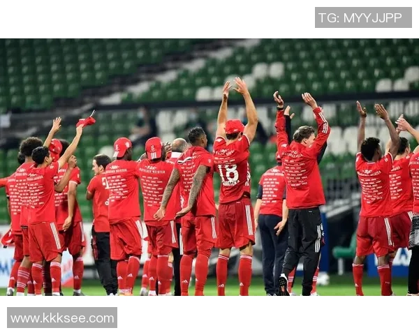 染红发的足球明星如何在赛场上展现个性与风采 染红发的足球明星如何在赛场上展现个性与风采