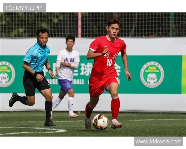 深圳足球队以94分领跑邀请赛积分榜展现强劲实力和团队合作精神 深圳足球队以94分领跑邀请赛积分榜展现强劲实力和团队合作精神